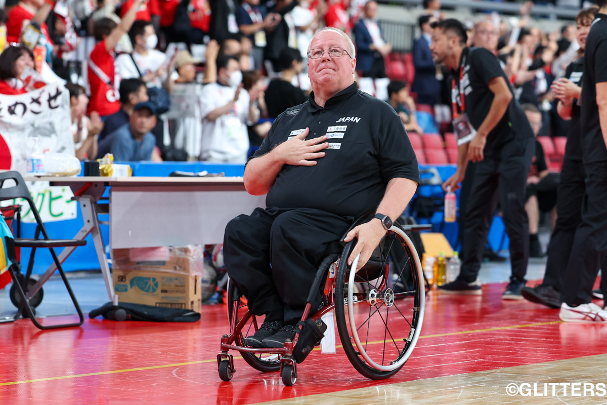 今大会を最後に退任が決まっているケビン・オアーHC | 車いすラグビー日本代表 「日本ラグビー」でパリパラリンピック出場権獲得!|三井不動産 2023ワールド車いすラグビー アジア・オセアニア チャンピオンシップ | Glitters 障害者スポーツ専門ニュースメディア
