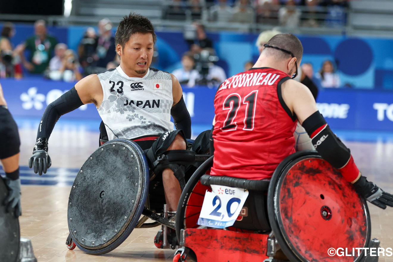 体を張りターンオーバーを生むプレーで勝利に貢献した小川仁士 | 日本は予選トップ通過で準決勝進出！｜パリ2024パラリンピック競技大会 8/31【車いすラグビー】 | Glitters 障害者スポーツ専門ニュースメディア