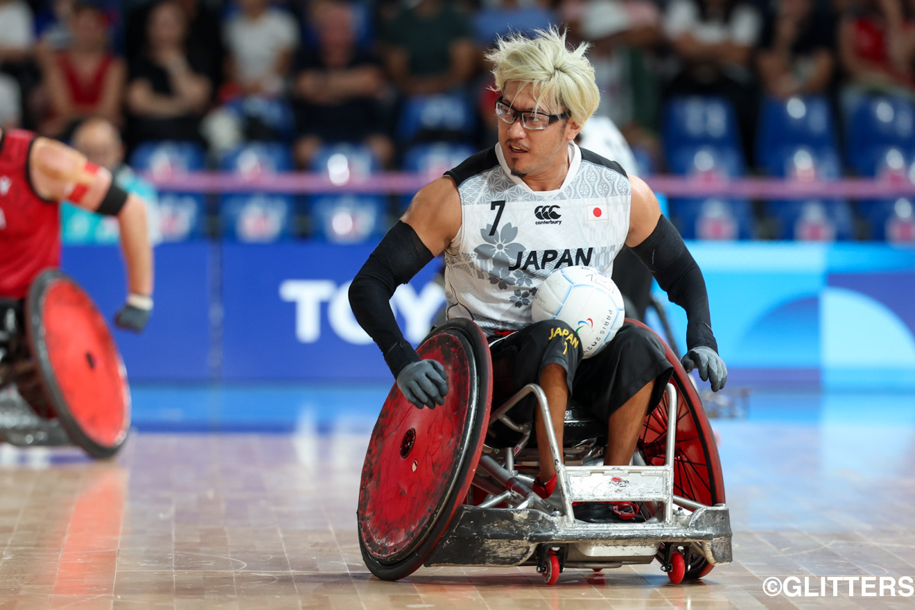 攻撃の要として冷静に試合をリードする池崎大輔 | 日本は予選トップ通過で準決勝進出!|パリ2024パラリンピック競技大会 8/31【車いすラグビー】 | Glitters 障害者スポーツ専門ニュースメディア