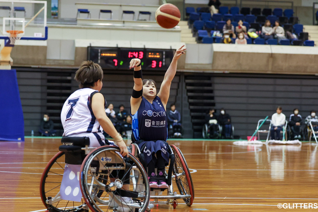 柳本あまねは日本代表戦でも見せた抜群の得点力を発揮して9連覇に大きく貢献 | ディフェンスで圧倒したカクテルが史上初の9連覇を達成！｜皇后杯 第33回日本女子車いすバスケットボール選手権大会 | Glitters 障害者スポーツ専門ニュースメディア