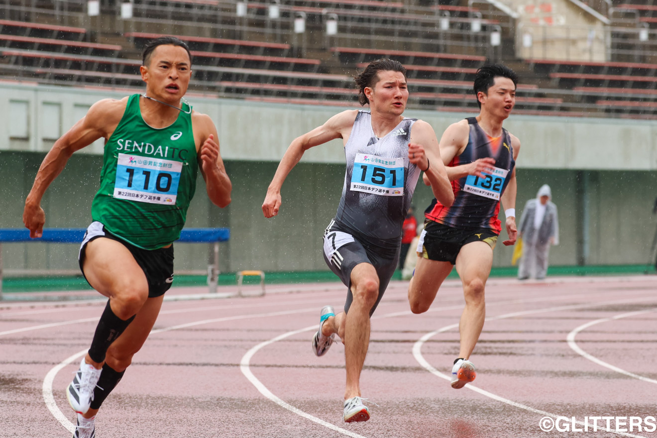 男子200m決勝、デッドヒートのレースを制して頂点に立った山田真樹（中央） | デフリンピック金メダリスト山田真樹が本命の200mで死闘を制し、3大会連続出場へ！｜第22回日本デフ陸上競技選手権大会【2日目】 | Glitters 障害者スポーツ専門ニュースメディア